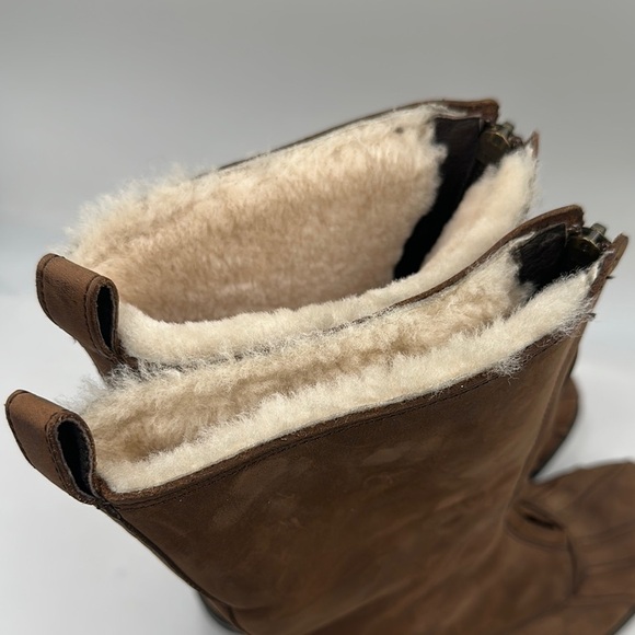 UGG Arquette Brown Leather Winter Boots Womens Size 8 Zip Sheepskin Cuff - Picture 3 of 8